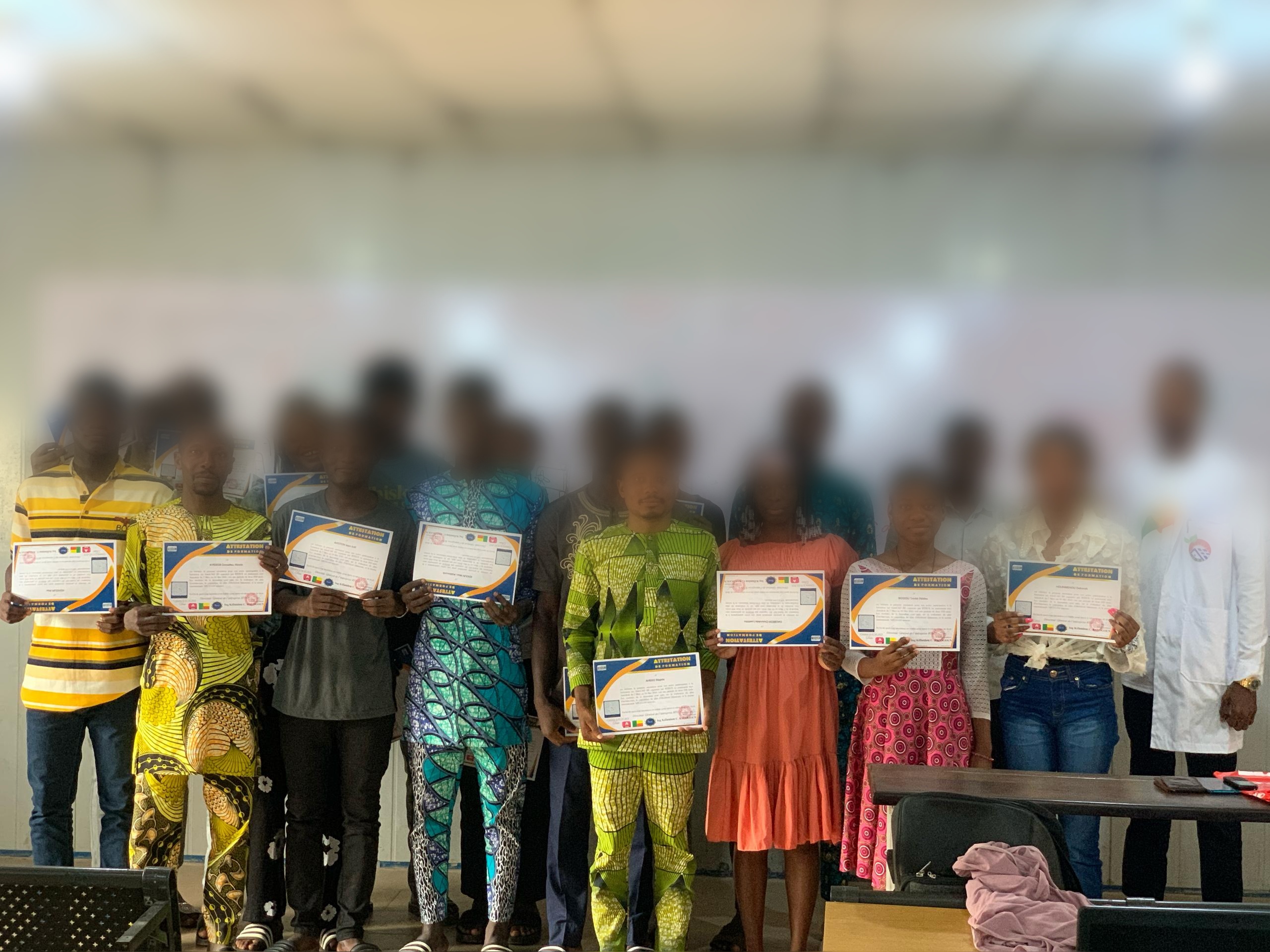 Diplômés BTECE - Session Janvier-Février 2025 - Groupe souriant